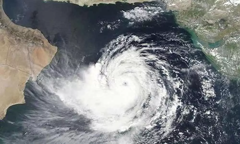 Fast Approaching Hikaa Cyclone May Trigger Heavy Rainfalls In Telugu States