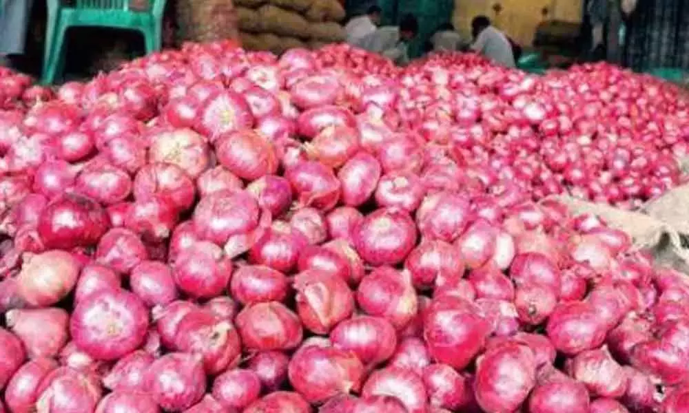 Government Of AP Regulated Onion Prices: To Sell Them Based On Aadhaar Cards