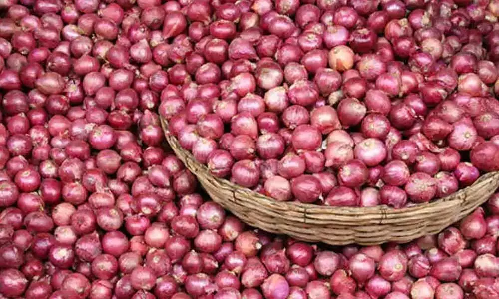 Amid onion price rise, central government assures adequate onion supply to states