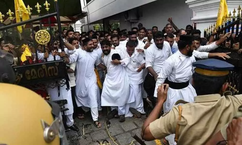 Kerala priests face-off over church