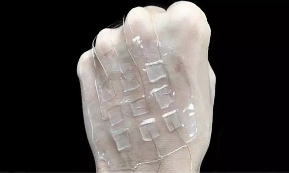 This artificial skin can help in rehabilitation, enhance Virtual Reality