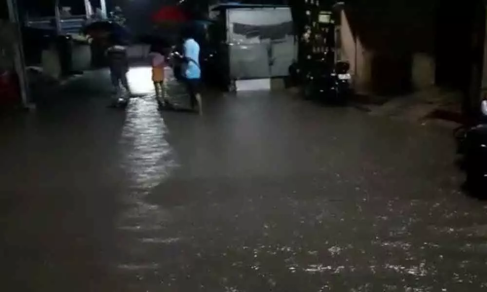 Overflowing Kunta inundates streets