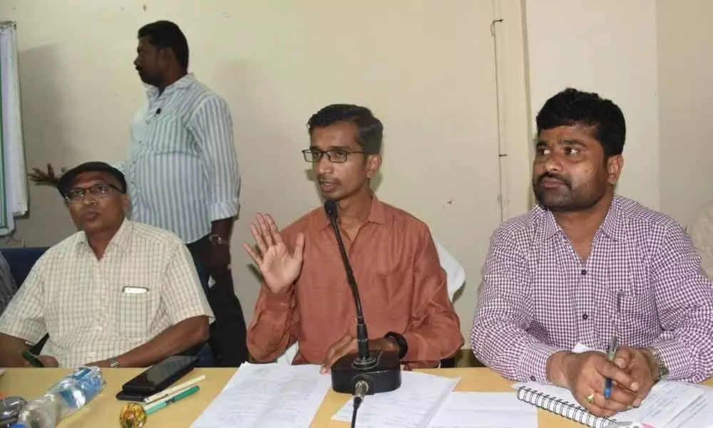 Convert unused Rythu Bazaar as Handloom Bazaar: JC to officials