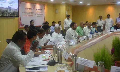 MPs discuss pending rail projects in Telangana State