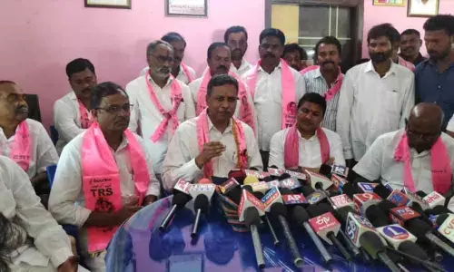 Huzurnagar: TRS slams Uttam, calls him a power-hungry man