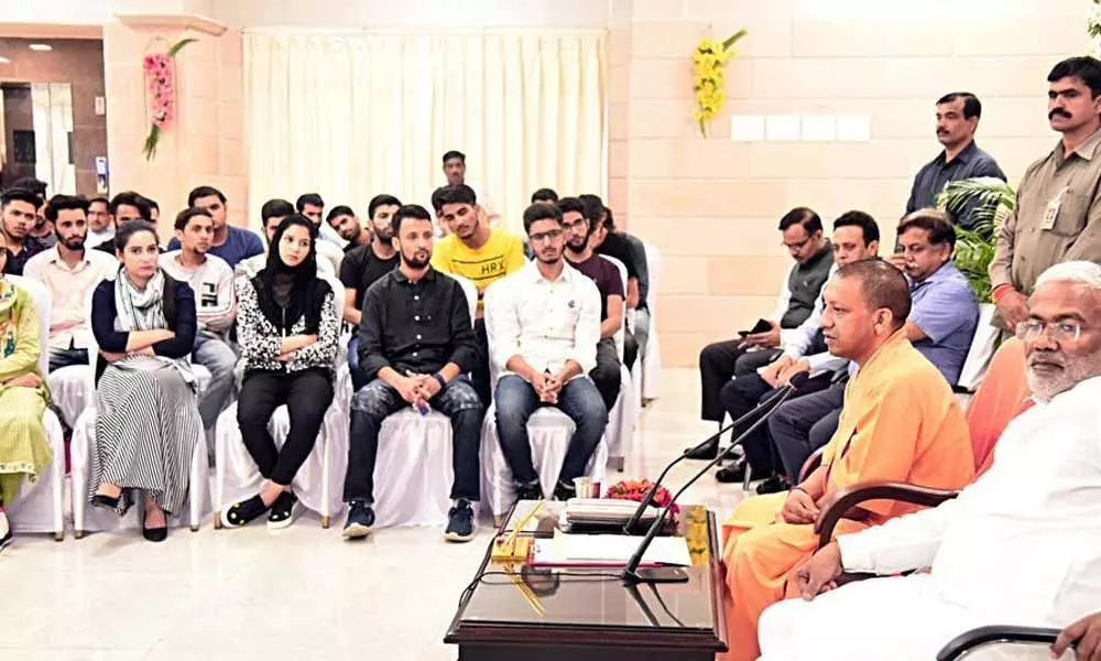 Yogi Adityanath interacts with Kashmiri students, talks of dialogue and democracy