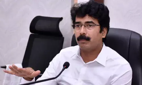 Balaji marines Kakinada to retrieve the capsized boat