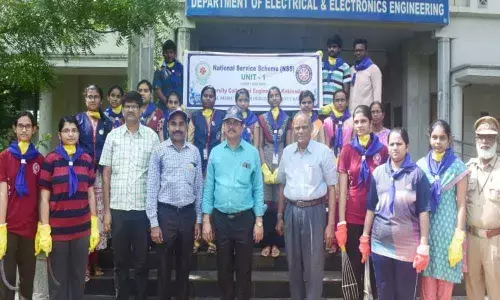 JNTUK students embark on Swachh Bharat campaign in Kakinada