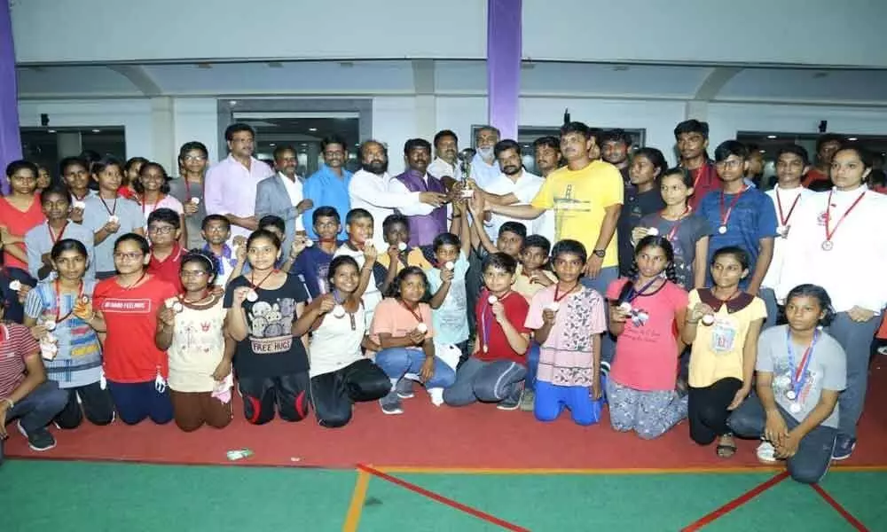 Dist grabs U-14, U-17 State fencing championship in Ongole