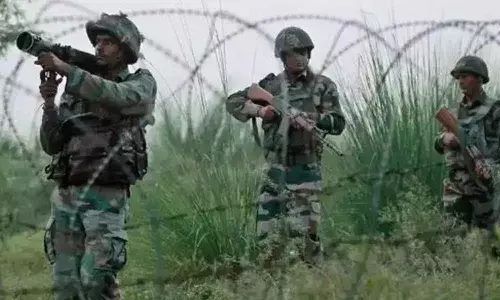 Pak army targets posts, village along LoC in Poonch