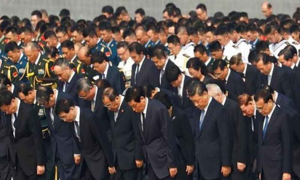 China: President Xi Jinping bows to Mao Zedong ahead of National Day ...