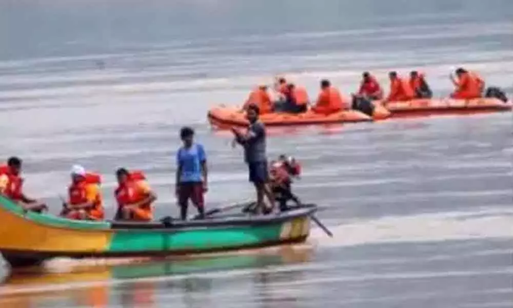 Godavari Boat Accident: Dharmadi Satyam Team Is All Set Bring The Boat Out