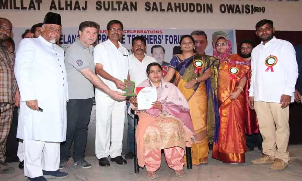 Hyderabad Citys best teachers presented awards