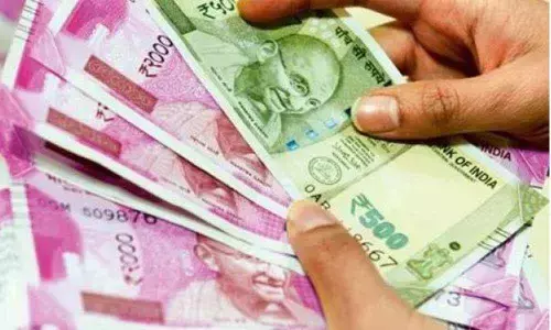 Rupee slips 21 paise to 71.09 vs USD in early trade