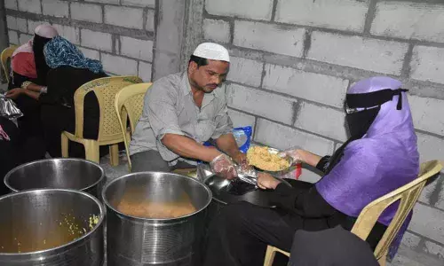 NGO takes up feeding the hungry on roads