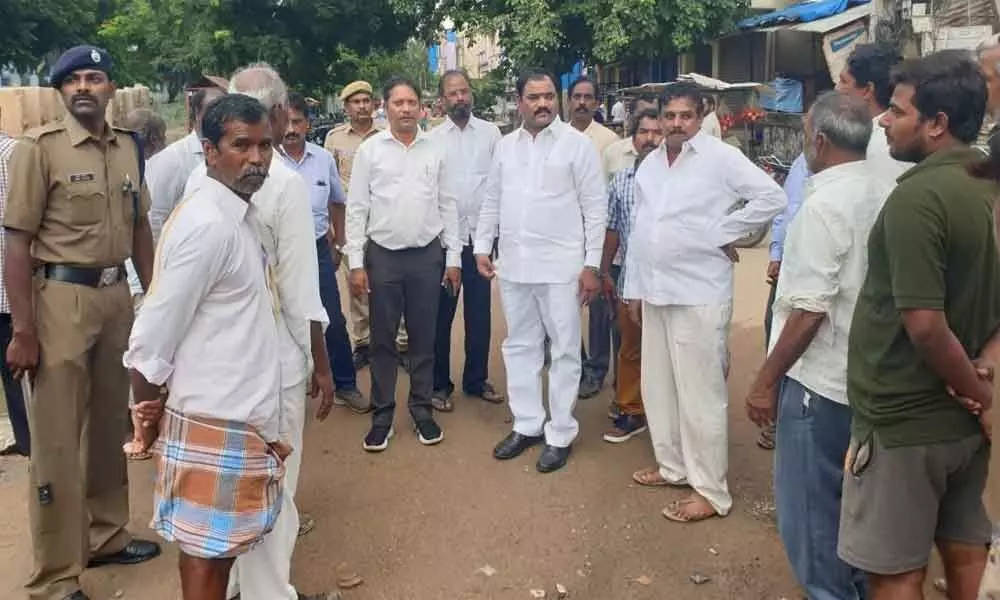 Corporator Ragam Nagender Yadav, SCR officials visit Papireddy Colony