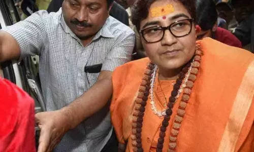 Bhopal: Pragya appears before NIA court, plays dead bat
