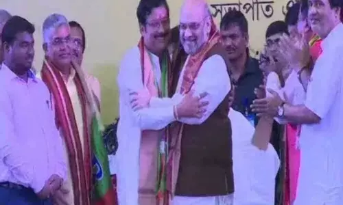 Kolkata: Trinamool MLA Sabyasachi joins BJP in Shahs presence