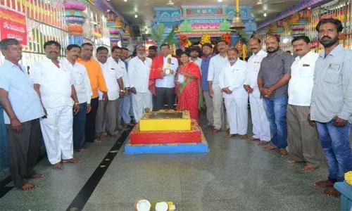MLA K Venkatesh, spouse have darshan of goddess