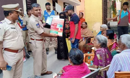 A surprising help for elders from cops