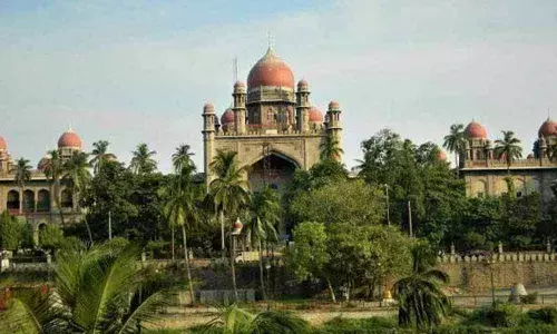 HC serves notice on State govt against allotment of land to Sharada Peetham