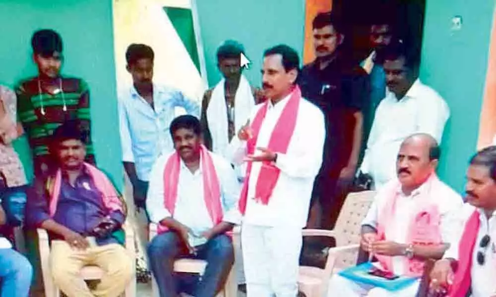 Suryapet: TRS campaigns in tribal hamlets