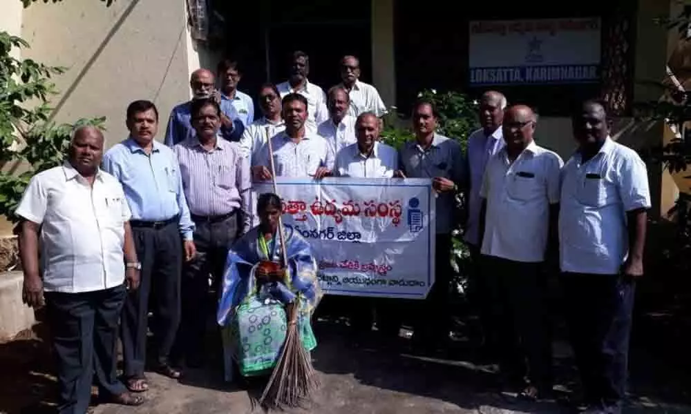 Lok Satta Movement felicitates sanitation workers in Karimnagar