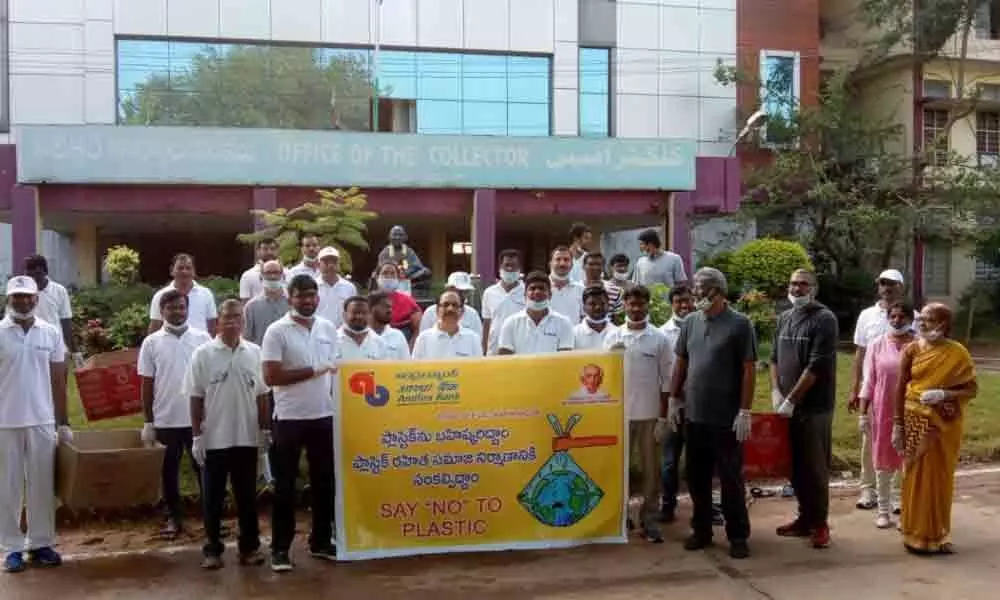 Andhra Bank conducts Swachhata Hi Seva campaign in Karimnagar