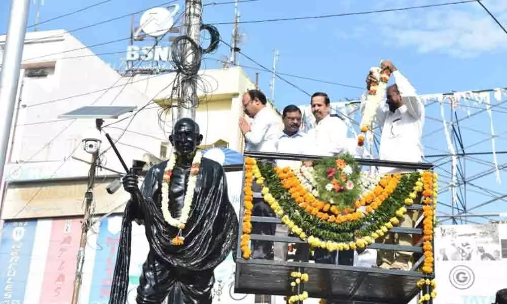 Collector asks people to follow footsteps of Gandhiji in Nizamabad