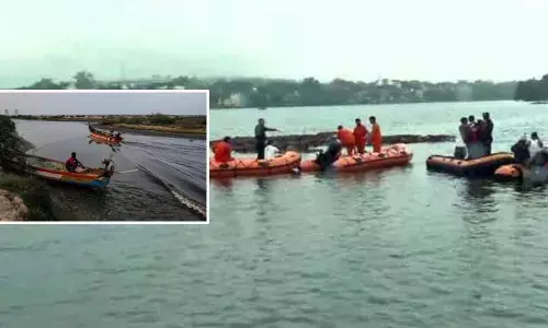 Extraction Of Boat From Godavari River Continues For Third Day
