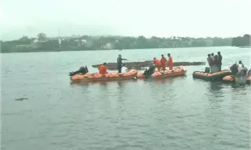 Heavy Rains At Kachhuluru Halted Satyam Team From Extracting The Boat