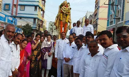 Gandhijis services to nation recalled