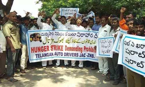 Auto drivers demand liquor prohibition