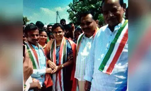 Uttam, Padmavathi leave no stone unturned inHuzurnagar