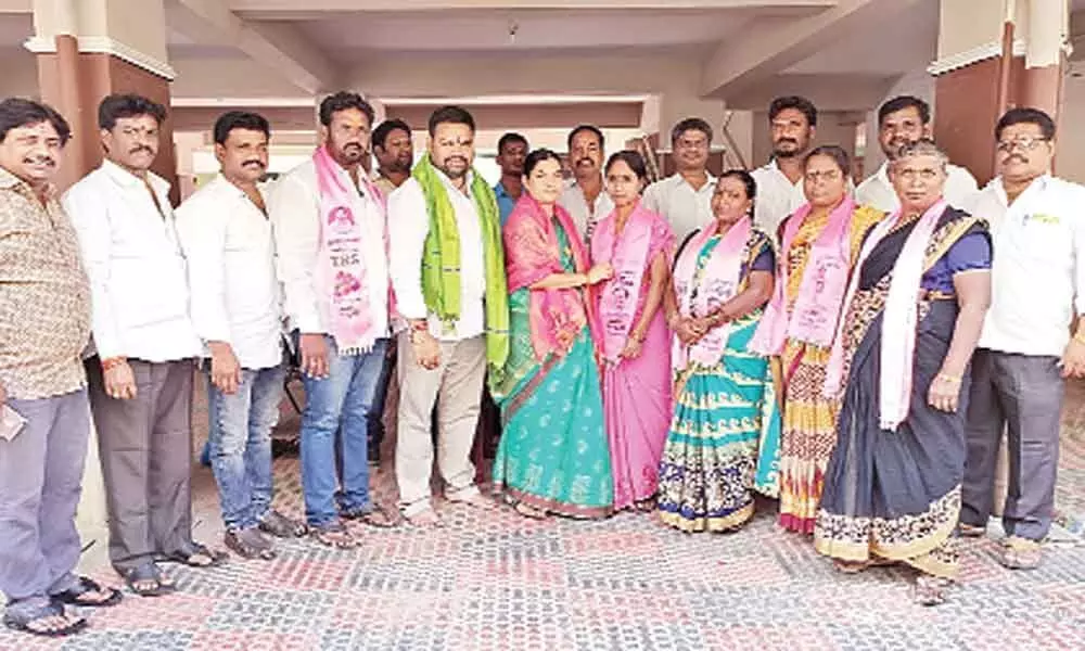 Congress activists join TRS at Nacharam