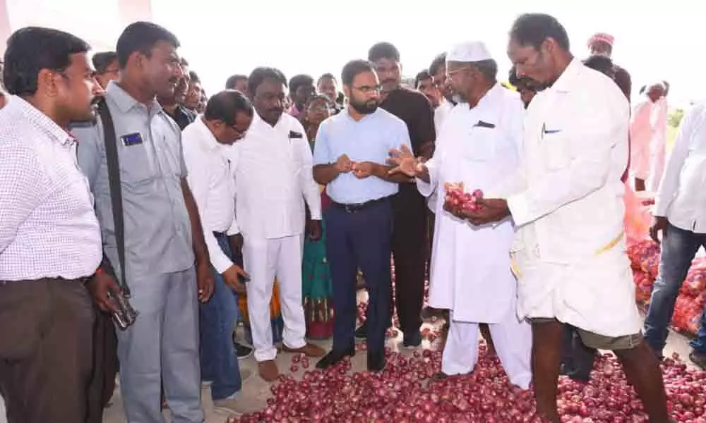 Gadwal: Onion procurement centre inaugurated in Alampur