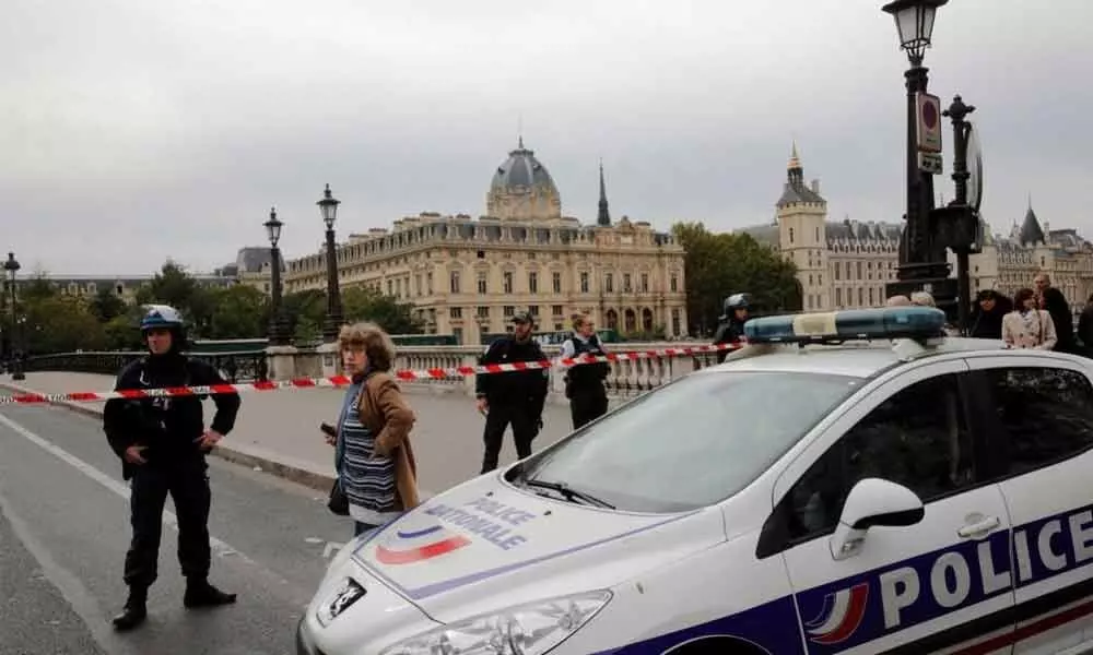 4 cops stabbed to death in Paris