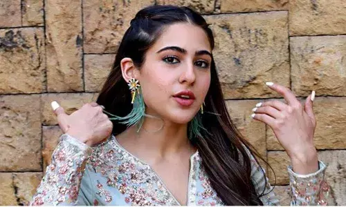 Sara heaps praises on Varun