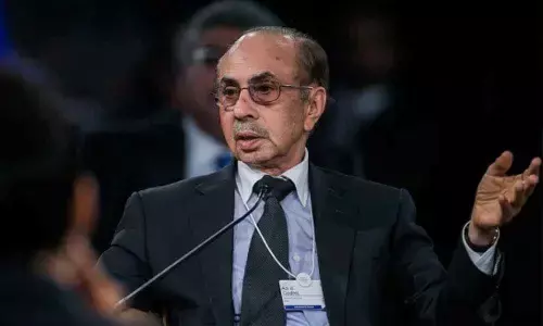 Centre should cut personal tax rate: Adi Godrej