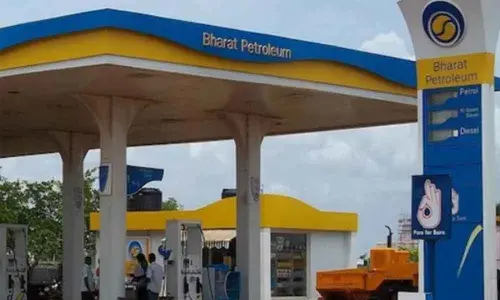 Moodys warns of steep downgrade