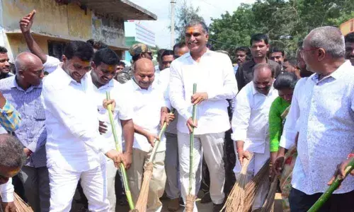 Harish Rao accorded grand welcome