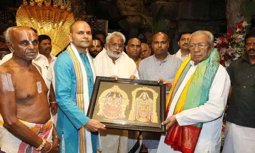 Guv offers prayers to Lord Venkateswara in Tirumala