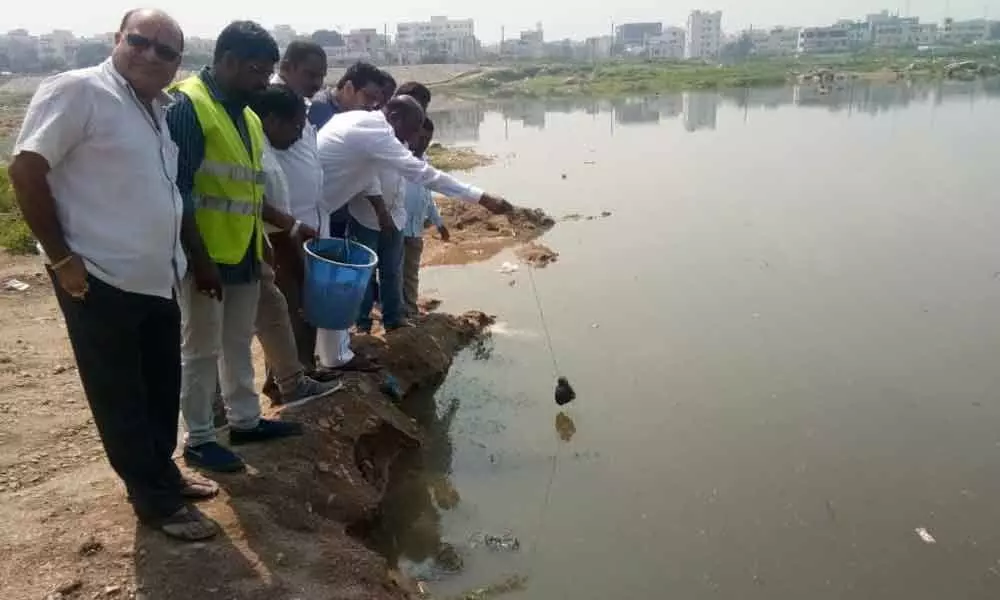 GHMC uses oil balls to curb mosquito breeding