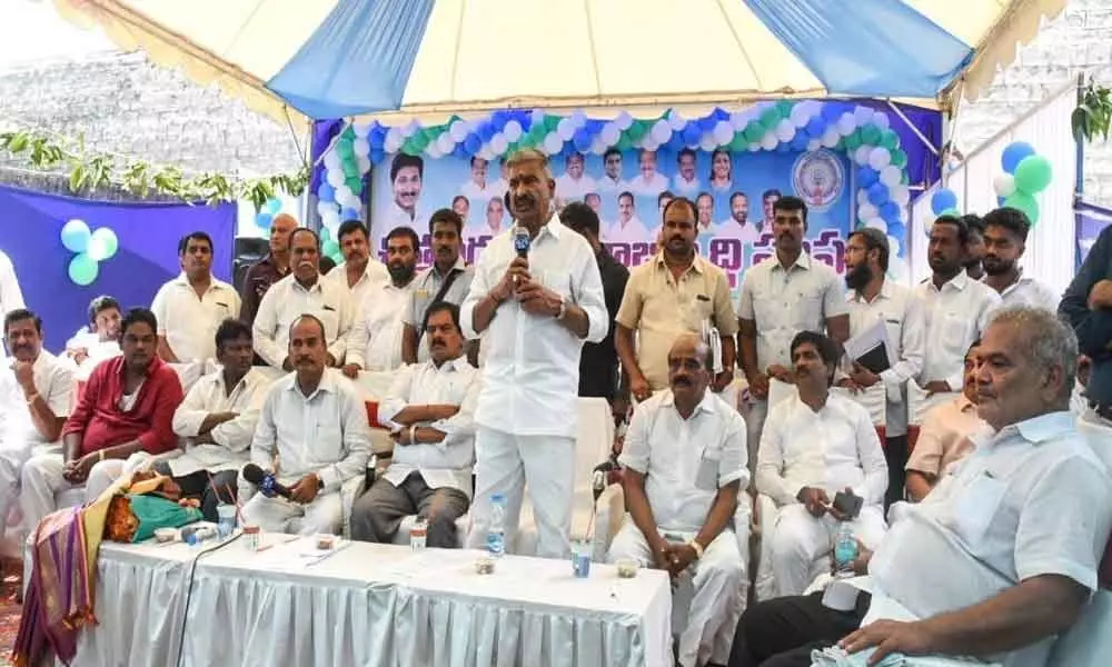 CM committed to implemeting  Navaratnalu: Peddireddy