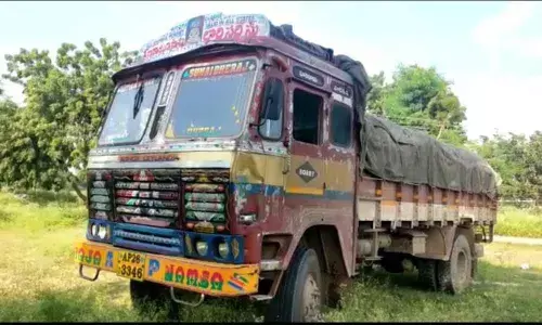 Police seize 40 quintals of PDS rice