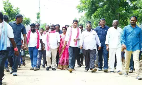 Huzurnagar: Saidi Reddy campaigns in Garidepally