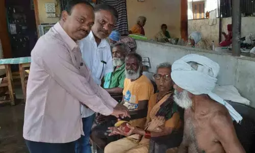 Karimnagar: Aged people told to look after their health