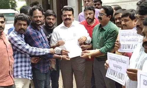 Journalists protest for resolution of issues