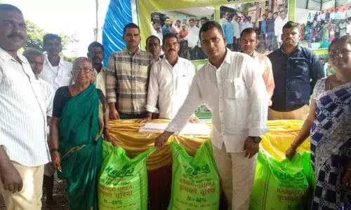 Nizamabad: Farmers shouldnt face urea shortage