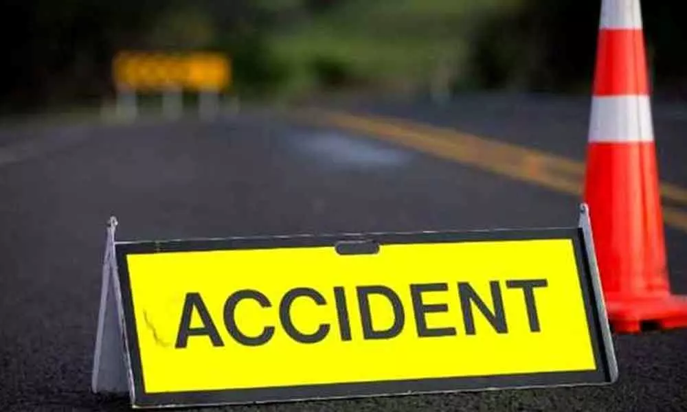 2 killed after TSRTC bus rams into auto in Nizamabad